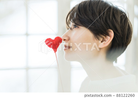 Woman with heart 88122260