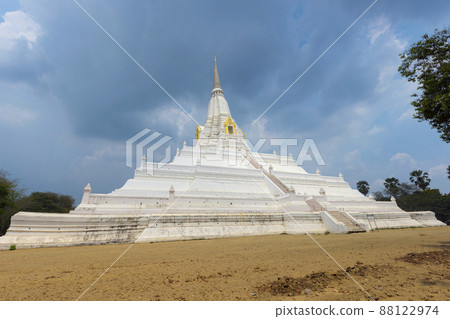 Beautiful chedi of Phukhao Thong in Ayutthaya, Thailand. Beautiful chedi of Phukhao Thong in Ayutthaya, Thailand. 88122974