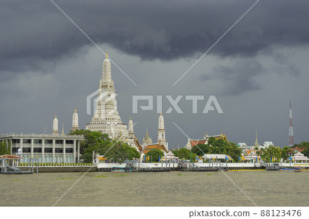 Wat Arun Ratchawararam Ratchawaramahawihan or Wat Arun meaning Temple of Dawn on Chao Phraya River in Bangkok , Thailand Wat Arun Ratchawararam Ratchawaramahawihan or Wat Arun meaning Temple of Dawn on Chao Phraya River in Bangkok , Thailand 88123476