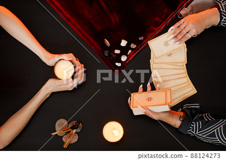 Tarot Reading Seance Tarot Reading Seance 88124273