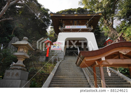 March: Fujisawa 211 Zuishinmon Gate and Enoshima Shrine 88124621
