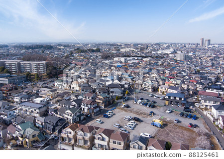 Aerial view of a residential area 88125461