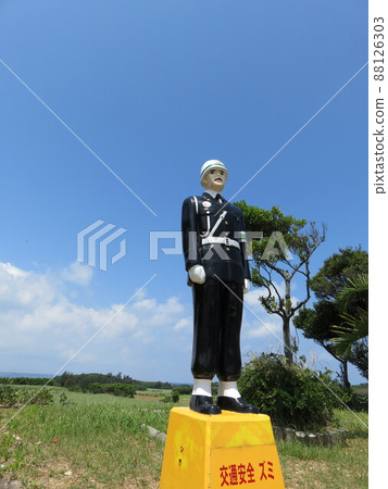 警官型玩偶宮古島守 88126303