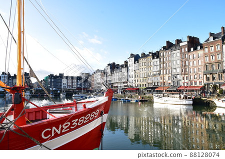 Old port of Honfleur, a port city in Normandy, France Old port of Honfleur, a port city in Normandy, France 88128074