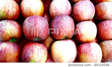 apples at the supermarket 88128588