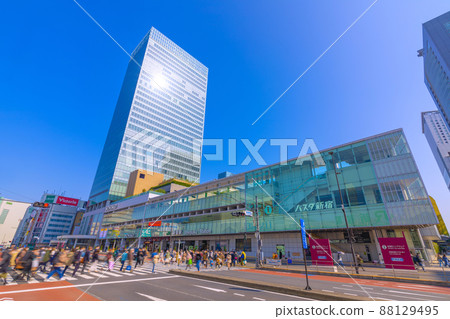 Japan's Tokyo cityscape has been lifted to prevent the spread ... BA.2 Multiple infection explosion ... Shinjuku is a threatening crowd = March 24 88129495