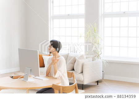 Remote conference female headphones 88134359