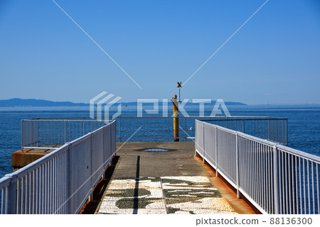 The view from the jetty of Nishikinohama in fine weather The view from the jetty of Nishikinohama in fine weather 88136300