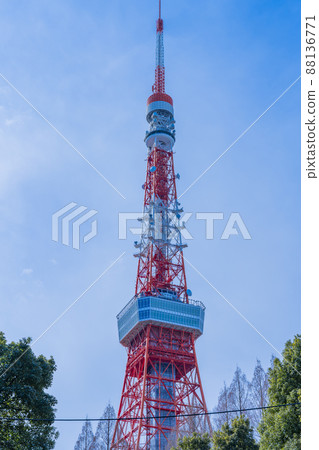 Tokyo Tower, a tourist attraction seen from Shiba Park Tokyo Tower, a tourist attraction seen from Shiba Park 88136771