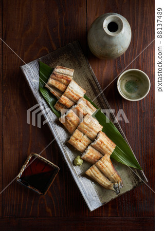 鰻魚燃燒 88137489