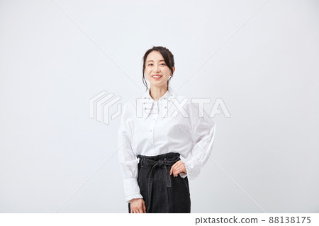 Fashion young beautiful woman Fashion young beautiful woman 88138175