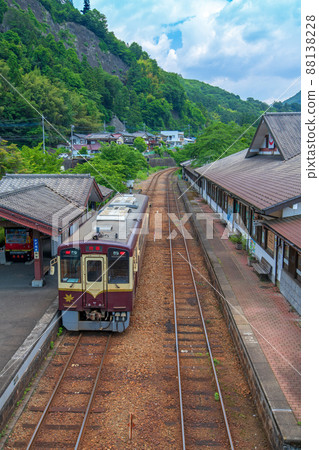 渡瀨溪谷鐵道水沼站 下線列車停止 初夏風景 渡瀨溪谷鐵道水沼站 下線列車停止 初夏風景 88138228