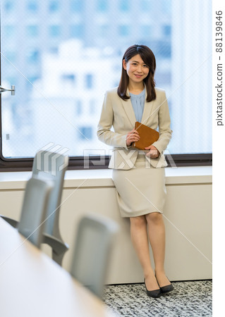 Office ladies - Stock Photo [88139846] - PIXTA