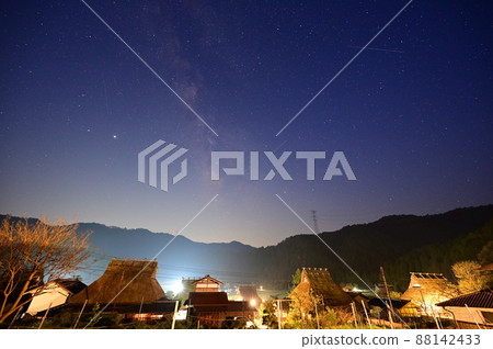 Milky Way from Miyama Kayabuki no Sato 88142433
