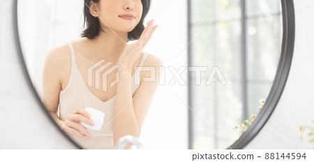 Beauty skin care female image 88144594