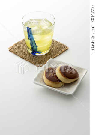 Japanese confectionery 88147255