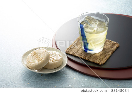 Tea and Japanese confectionery Tea and Japanese confectionery 88148084