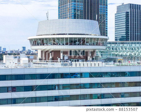 Revolving restaurant in Tokyo Yurakucho / Tokyo Kotsu Kaikan 88153507