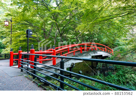 伊香保溫泉湯澤川上的梶賀橋(群馬縣澀川市) 伊香保溫泉湯澤川上的梶賀橋(群馬縣澀川市) 88153562