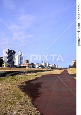 茨城縣水戶市櫻川沿線的街景 88153660