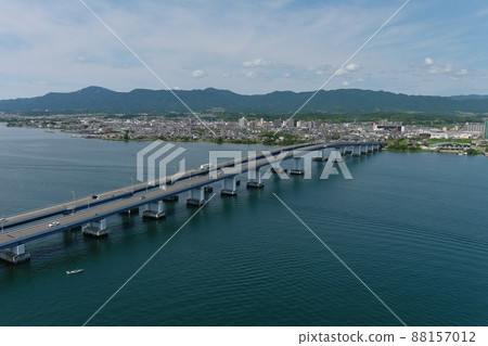看著琵琶湖大橋森山 看著琵琶湖大橋森山 88157012