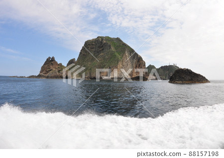 View of Dokdo from the sea View of Dokdo from the sea 88157198