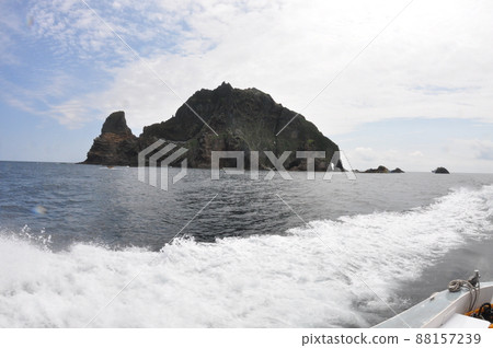 View of Dokdo from the sea View of Dokdo from the sea 88157239