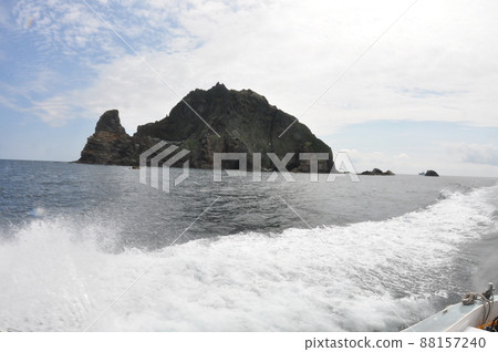 View of Dokdo from the sea View of Dokdo from the sea 88157240