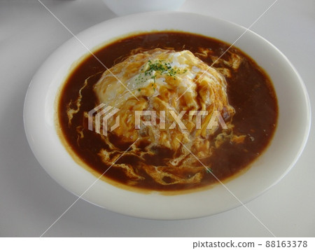 Omelet rice with toro toro egg 88163378