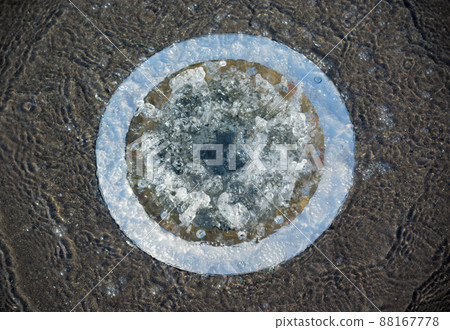 water overflow fountain on concrete floor sewage cap flood 88167778
