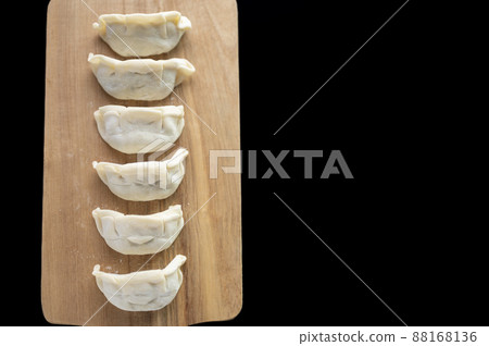 一人包餃子 一人包餃子 88168136