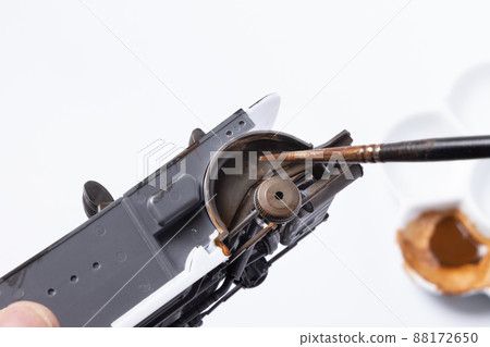 五十鈴 117 Coupe 模型正在塗漆 88172650