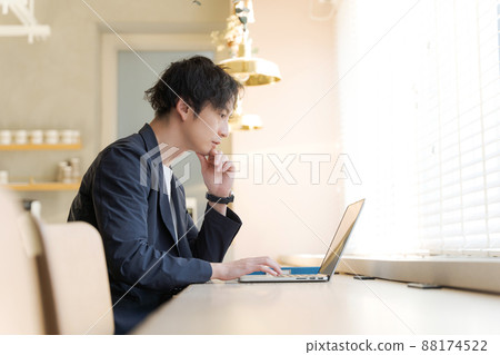 Working people, men in their 20s and 30s Working people, men in their 20s and 30s 88174522