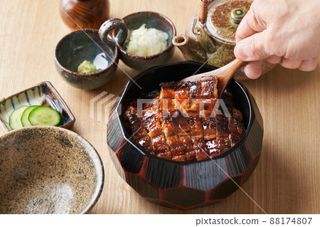 三三吃 88174807