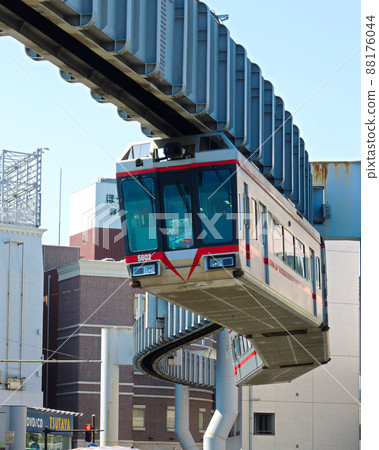 Monorail of fast running 88176044