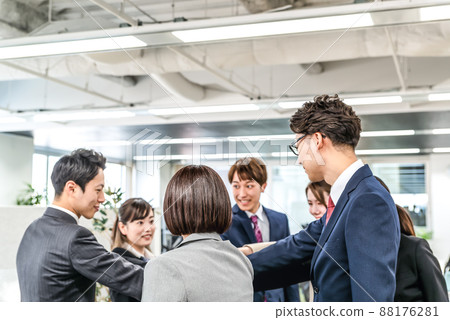 Young business team circle team Young business team circle team 88176281