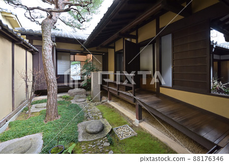 Naramachi Naramachi Lattice House (Gangoji-cho, Nara City, Nara Prefecture) Naramachi Naramachi Lattice House (Gangoji-cho, Nara City, Nara Prefecture) 88176346