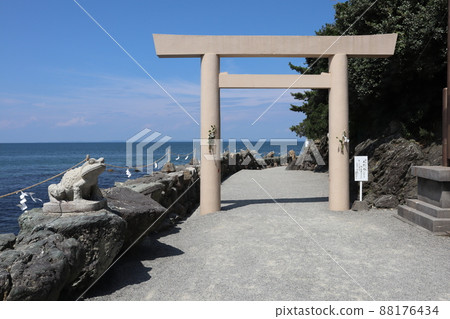 Torii_Futamiokitama Shrine_Ise Torii_Futamiokitama Shrine_Ise 88176434