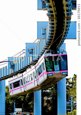 Shonan Monorail of gliding sky Shonan Monorail of gliding sky 88176653