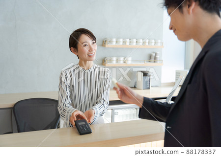 Counter cashless payment 88178337