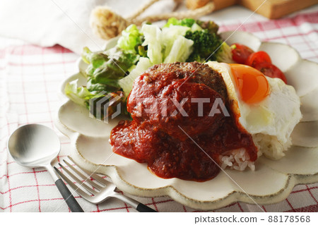 Loco moco bowl (hamburger) Loco moco bowl (hamburger) 88178568