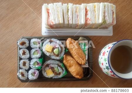 Maki sushi and sandwich lunch 88178603