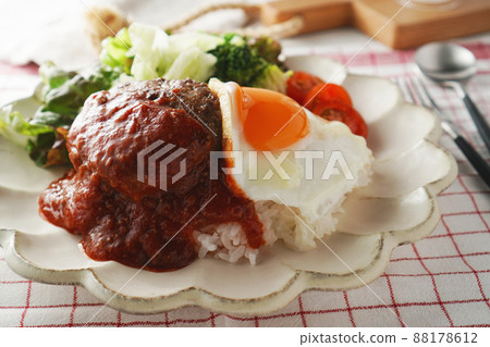 Loco moco bowl (hamburger) Loco moco bowl (hamburger) 88178612