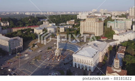 Aerial cityscape view of independence square with monument. 88181822