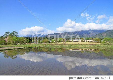 May in Azumino 88182401