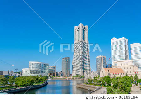 [Kanagawa] Minato Mirai in sunny weather 88189184