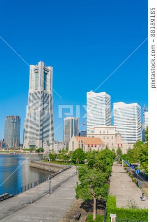 [Kanagawa] Minato Mirai in sunny weather 88189185