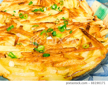 Chinese home-cooked rice cake (potato galette) 88190171