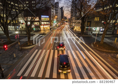 甲州街道夜景路晚上日落汽車照明 88190467