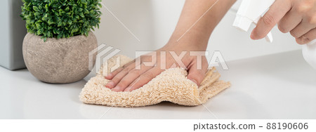 clean, wipe the table, housework, housework, clean wipe table, housekeeper クリーナー 88190606